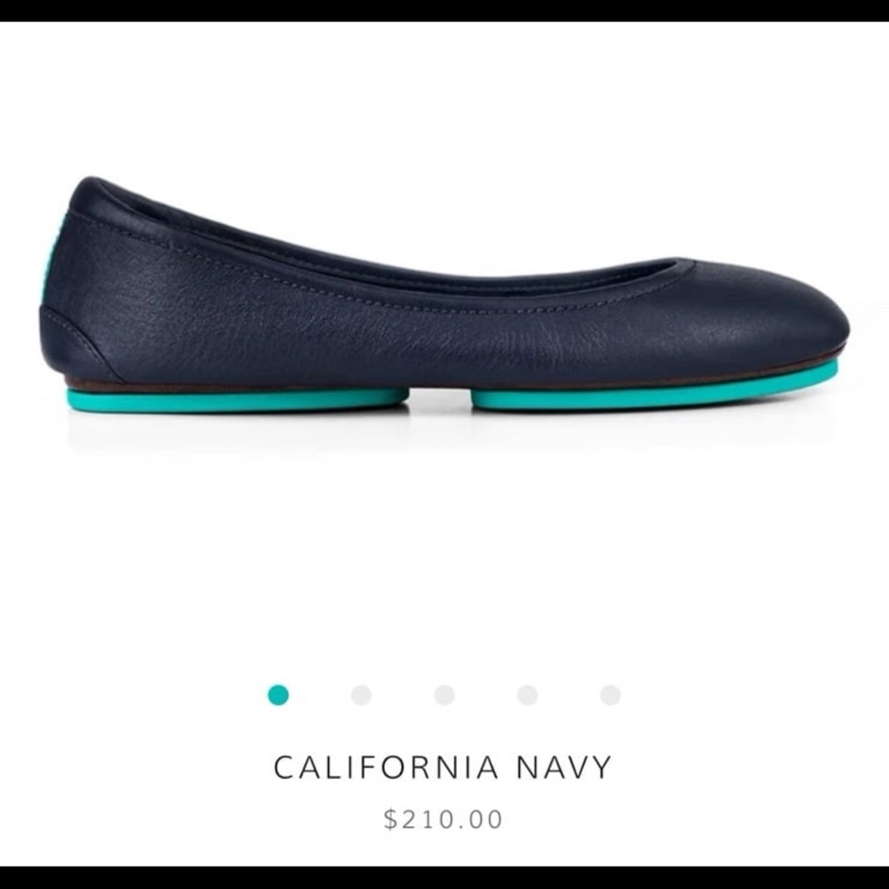 TIEKS ITALIAN LEATHER FOLDABLE BALLET FLATS IN CALIFORNIA NAVY COLOR//SIZE 7 - Picture 2 of 11